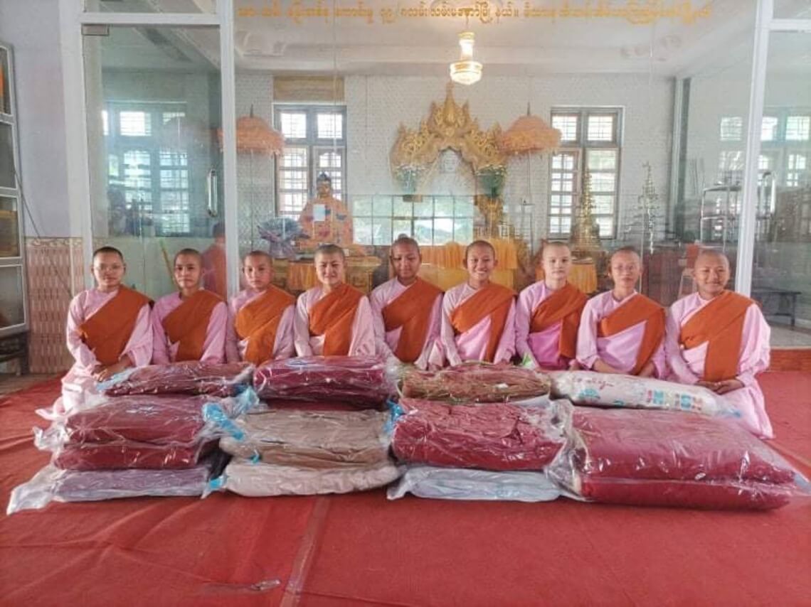 LJM Donates Quilts to Help Keep Warm