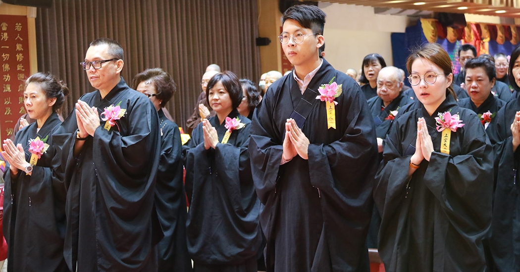 華嚴法會殊勝　師兄姐修慧種福田