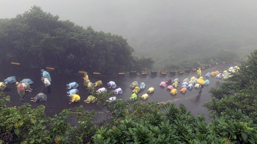 靈鷲山護法會朝山團