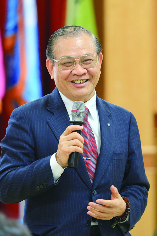 护法会副总会长何语大德